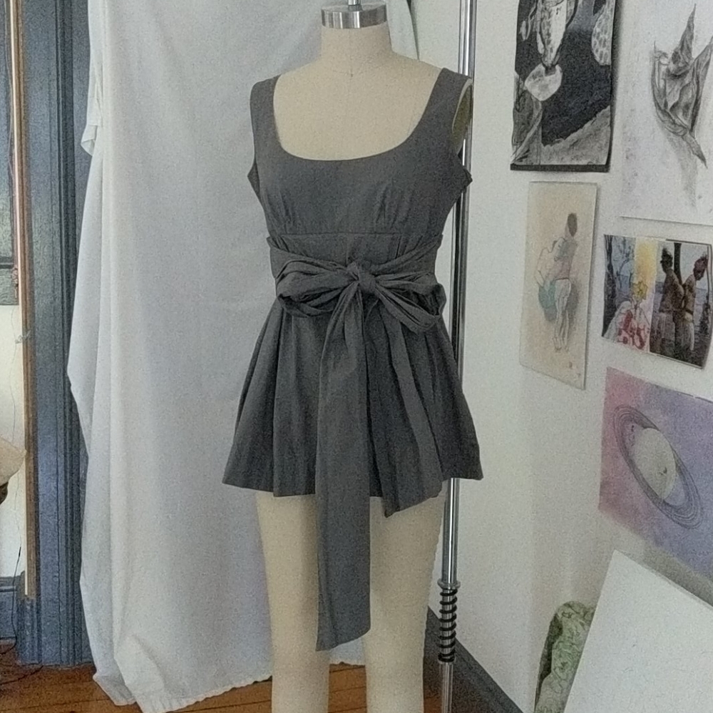 Odille Grey Giant Bow Tie Detail ,, Pendulum Top